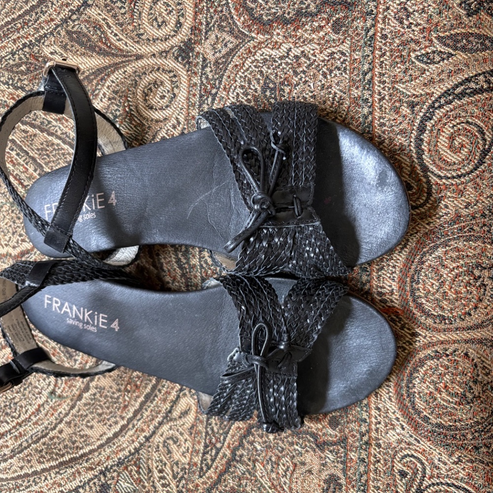 Frankie4 black leather weave Sandals 8.5 Worn twice $165